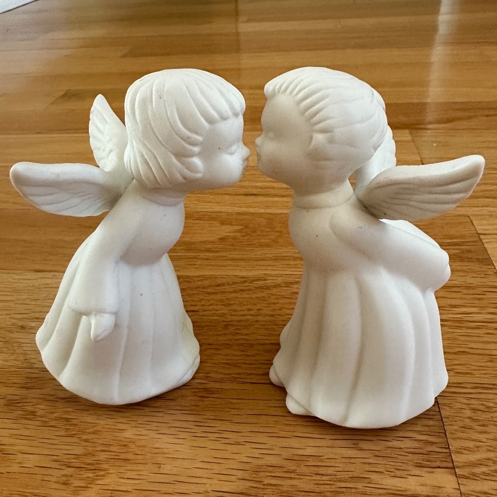 Vintage Giftco Kissing Angels White Bisque Porcelain Figurines in Box